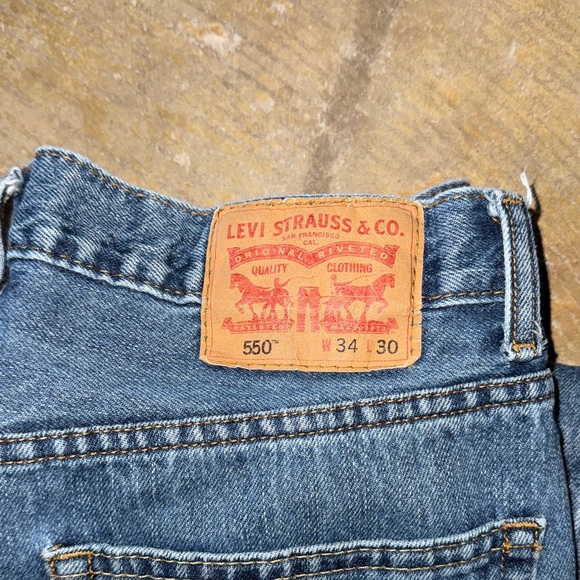 Men’s Levi's 550 Jeans - Picture 2 of 5